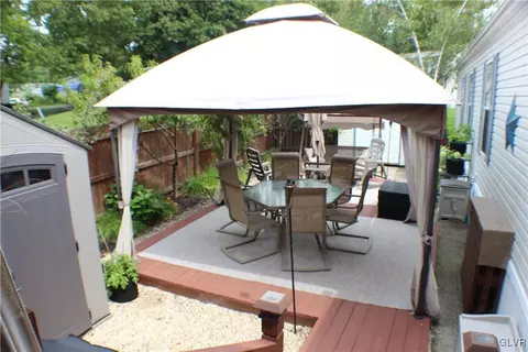 2 Lakeview Ct, Bath, PA 18014 photo 9