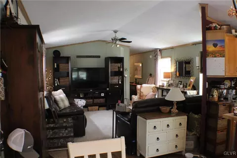 2 Lakeview Ct, Bath, PA 18014 photo 18