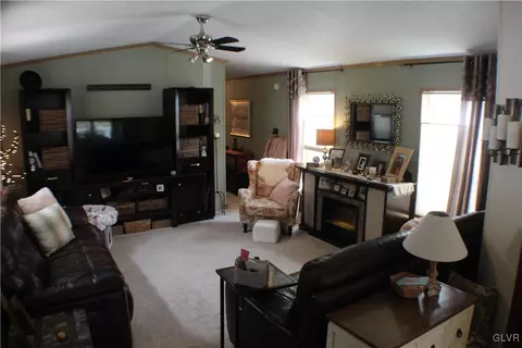 2 Lakeview Ct, Bath, PA 18014 photo 15