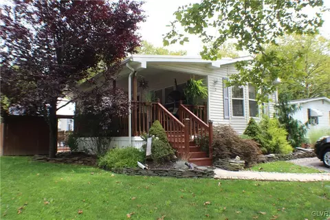 2 Lakeview Ct, Bath, PA 18014 photo 6