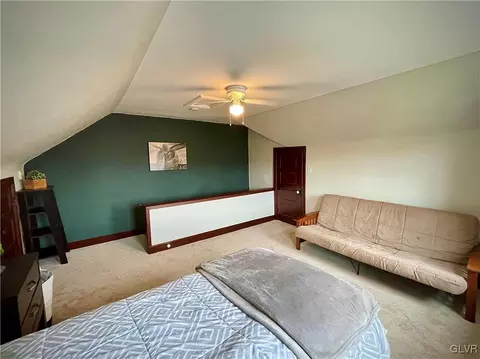 207 E High St, Hellertown, PA 18055 photo 14