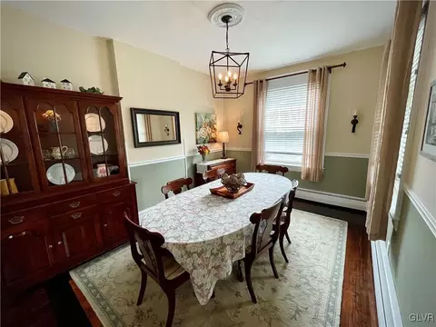 207 E High St, Hellertown, PA 18055 photo 10