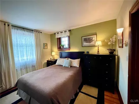 207 E High St, Hellertown, PA 18055 photo 21
