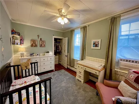 207 E High St, Hellertown, PA 18055 photo 18