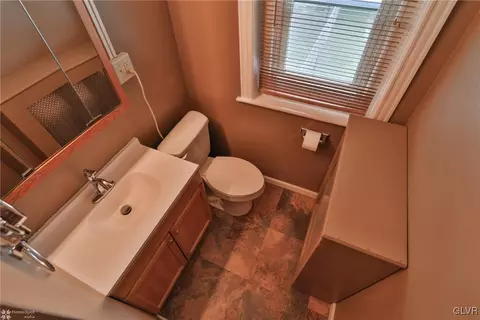817 E 5th St, Bethlehem, PA 18015 photo 14