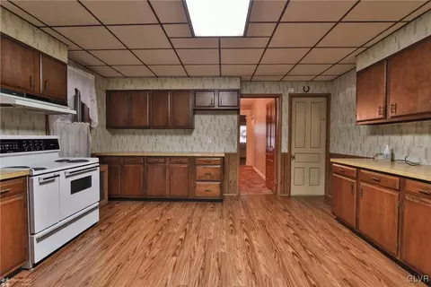 817 E 5th St, Bethlehem, PA 18015 photo 8
