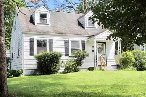 209 Cedar Rd, Hellertown, PA 18055 photo 2