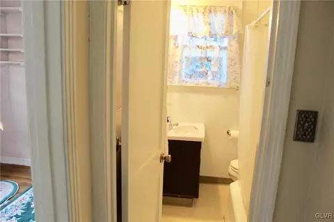 209 Cedar Rd, Hellertown, PA 18055 photo 12