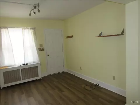 110 Ackerman St, Hellertown, PA 18055 photo 4