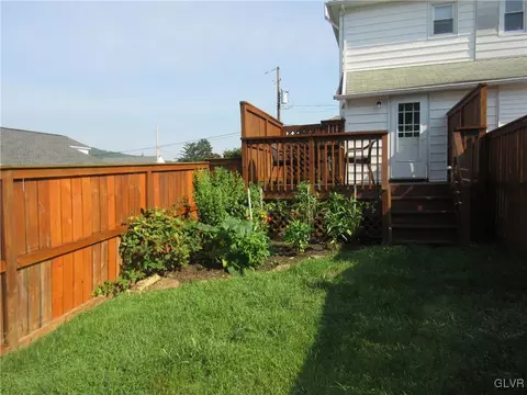 110 Ackerman St, Hellertown, PA 18055 photo 3