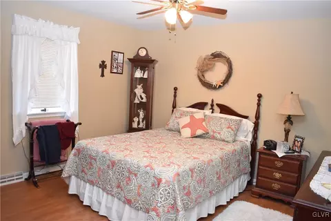 4 E 7th St, Wind Gap, PA 18091 photo 9