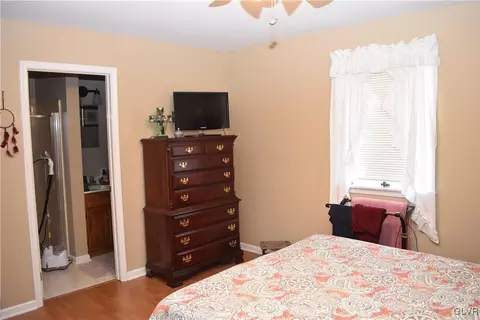 4 E 7th St, Wind Gap, PA 18091 photo 10