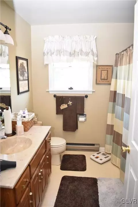 4 E 7th St, Wind Gap, PA 18091 photo 15