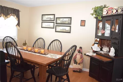 4 E 7th St, Wind Gap, PA 18091 photo 5