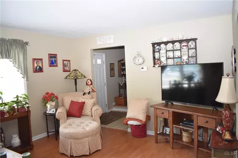 4 E 7th St, Wind Gap, PA 18091 photo 7