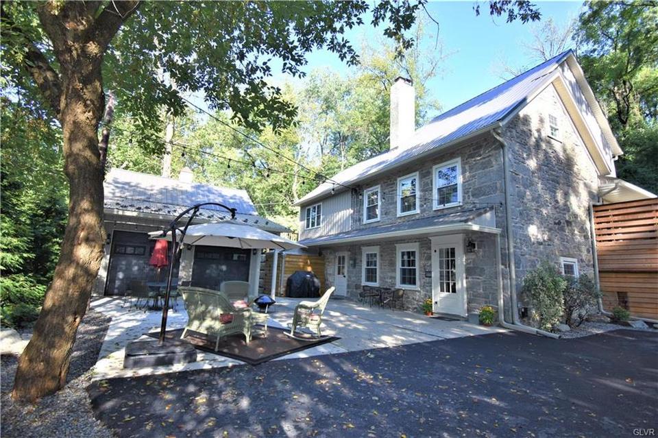 1165 Bushkill Dr, Easton, PA 18042 49 Photos MLS 678237 Movoto