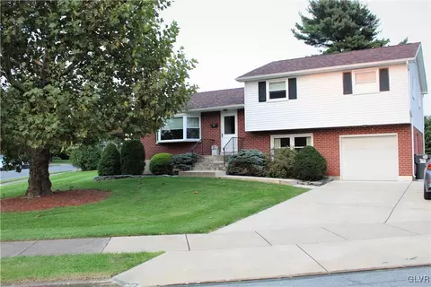 1971 Pinehurst Rd, Bethlehem, PA 18018 photo 1