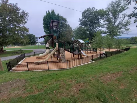 809 Willow Rd, Hellertown, PA 18055 photo 30
