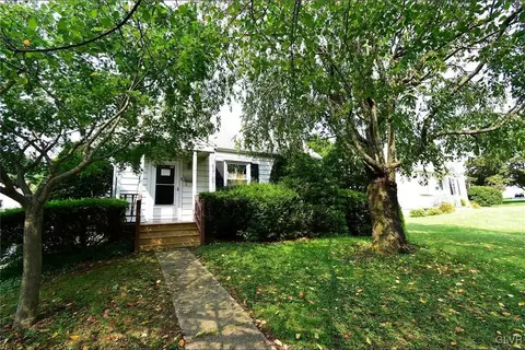 809 Willow Rd, Hellertown, PA 18055 photo 1