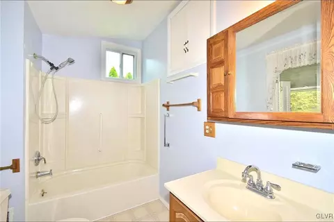 809 Willow Rd, Hellertown, PA 18055 photo 10