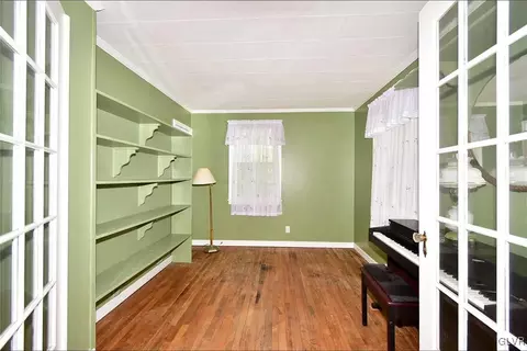 809 Willow Rd, Hellertown, PA 18055 photo 2