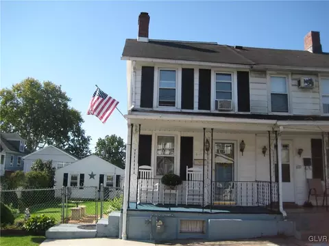 422 Garrison St, Bethlehem, PA 18018 photo 1