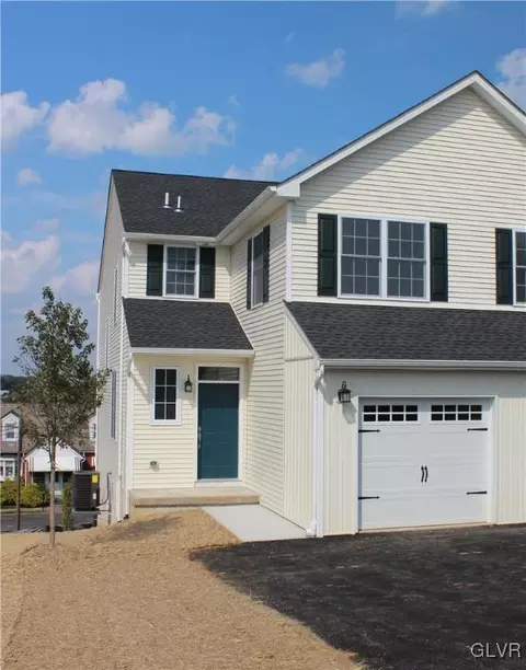 62 Hess Ave, Hellertown, PA 18055 photo 2