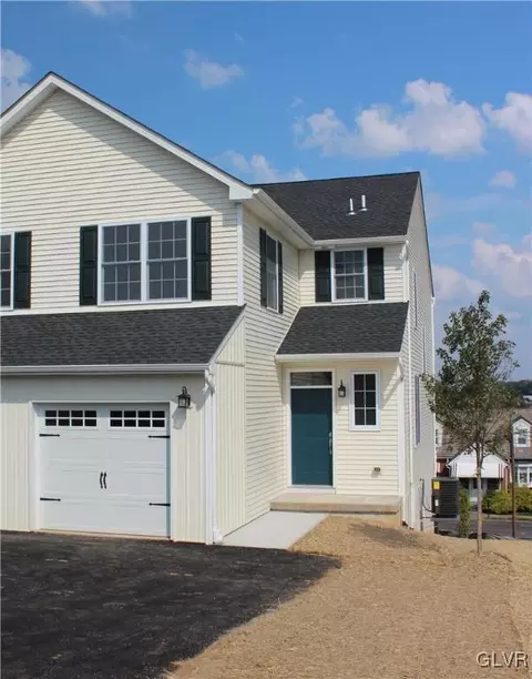 60 Hess Ave, Hellertown, PA 18055 photo 2