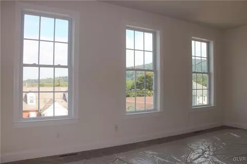 60 Hess Ave, Hellertown, PA 18055 photo 6