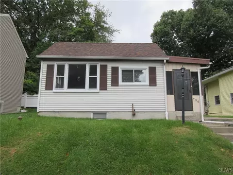 756 Wright St, Bethlehem, PA 18015 photo 2