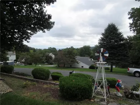 756 Wright St, Bethlehem, PA 18015 photo 4