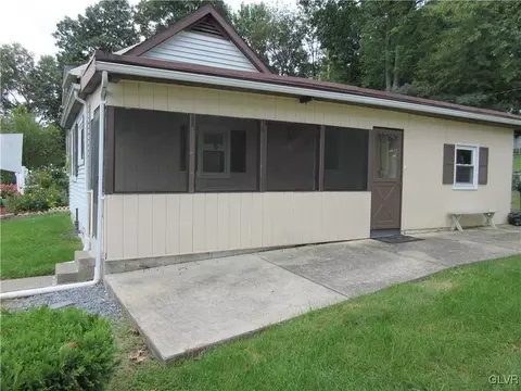 756 Wright St, Bethlehem, PA 18015 photo 3