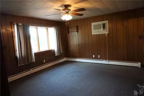 1365 Broad Rd, Wind Gap, PA 18091 photo 5