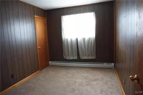 1365 Broad Rd, Wind Gap, PA 18091 photo 8