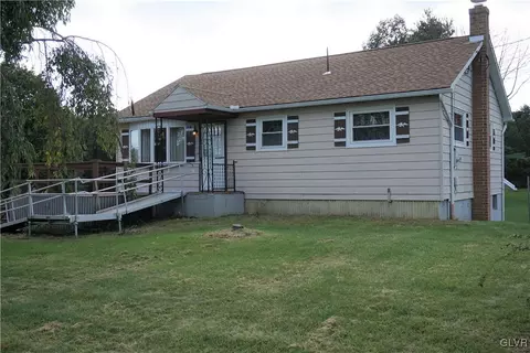 1365 Broad Rd, Wind Gap, PA 18091 photo 1