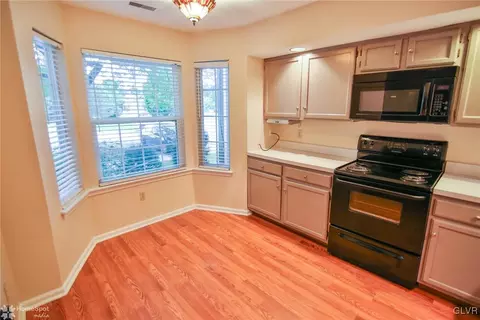 126 Founders Ct, Bethlehem, PA 18020 photo 7