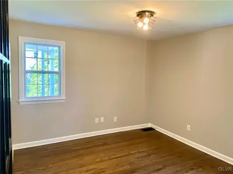 271 E Macada Rd, Bethlehem, PA 18017 photo 18