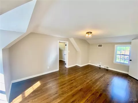 271 E Macada Rd, Bethlehem, PA 18017 photo 13