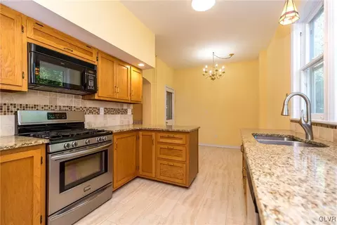 239 E Wall St, Bethlehem, PA 18018 photo 17