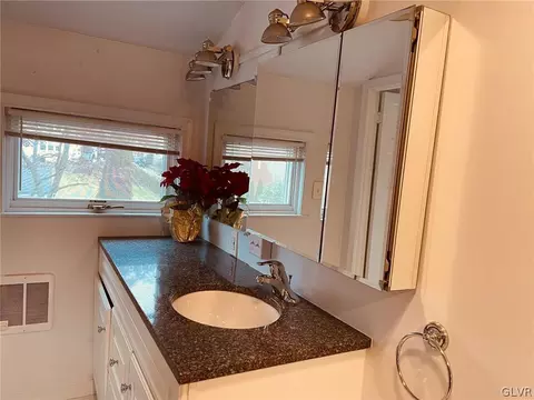 239 E Wall St, Bethlehem, PA 18018 photo 35