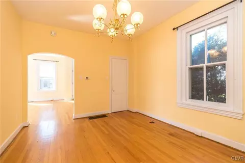239 E Wall St, Bethlehem, PA 18018 photo 13
