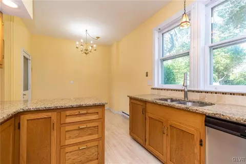 239 E Wall St, Bethlehem, PA 18018 photo 18