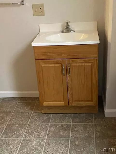 412 E 4th St, Bethlehem, PA 18015 photo 5