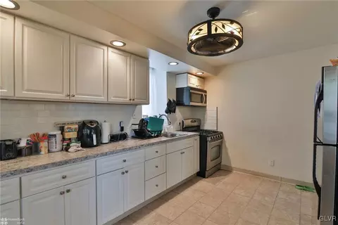 1336 E 6th St, Bethlehem, PA 18015 photo 6