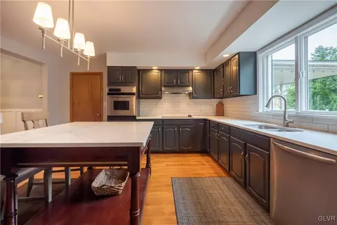 403 Apollo Dr, Bethlehem, PA 18017 photo 9