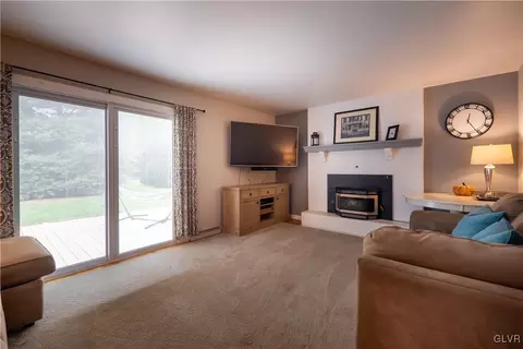 403 Apollo Dr, Bethlehem, PA 18017 photo 4