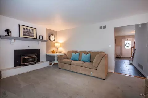 403 Apollo Dr, Bethlehem, PA 18017 photo 3