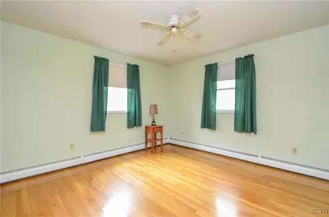 653 Trach Rd, Bath, PA 18014 photo 8