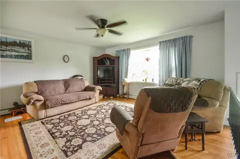 653 Trach Rd, Bath, PA 18014 photo 3