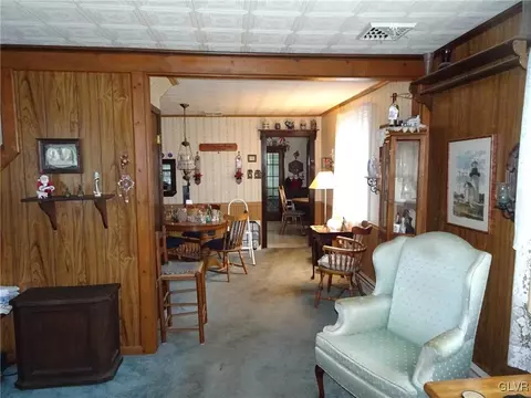 432 Locust Rd, Hellertown, PA 18055 photo 7